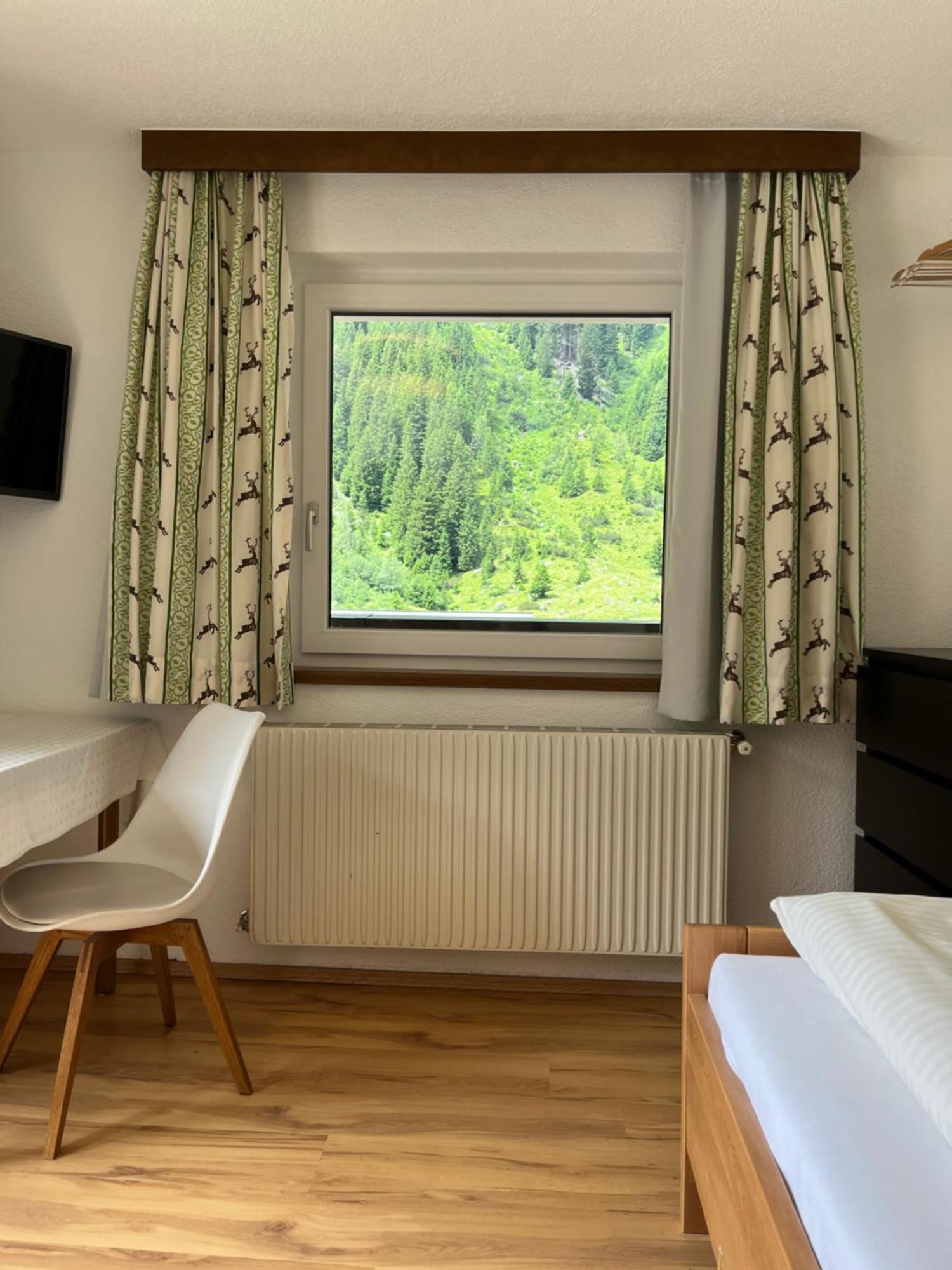 Pension Anna Sankt Leonhard im Pitztal Esterno foto